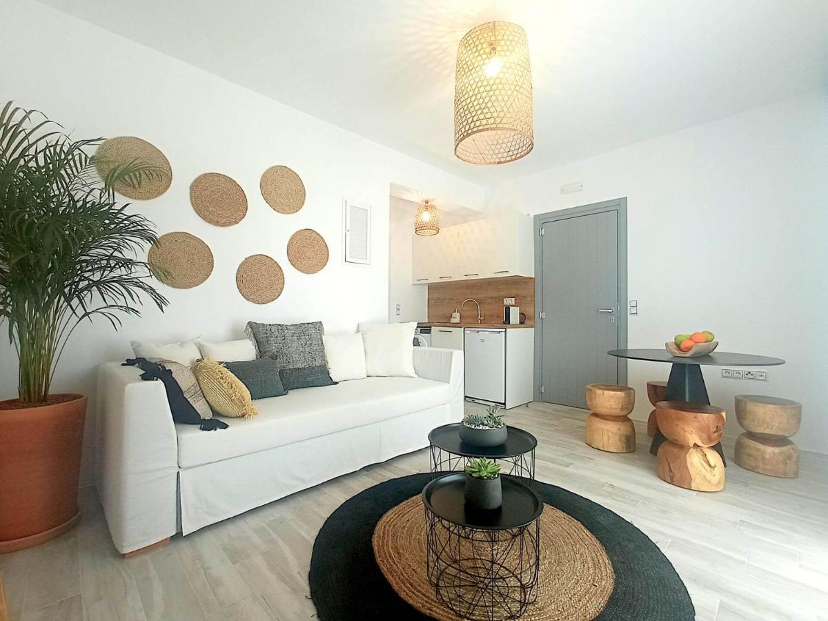 Beach Apartment Thalia With Hot Tub And Sea View Άγιος Προκόπιος Εξωτερικό φωτογραφία